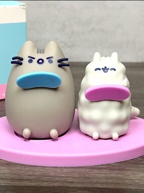 CultureFly Pusheen Box Exclusive Gaming Vinyl Figure Winter 2022